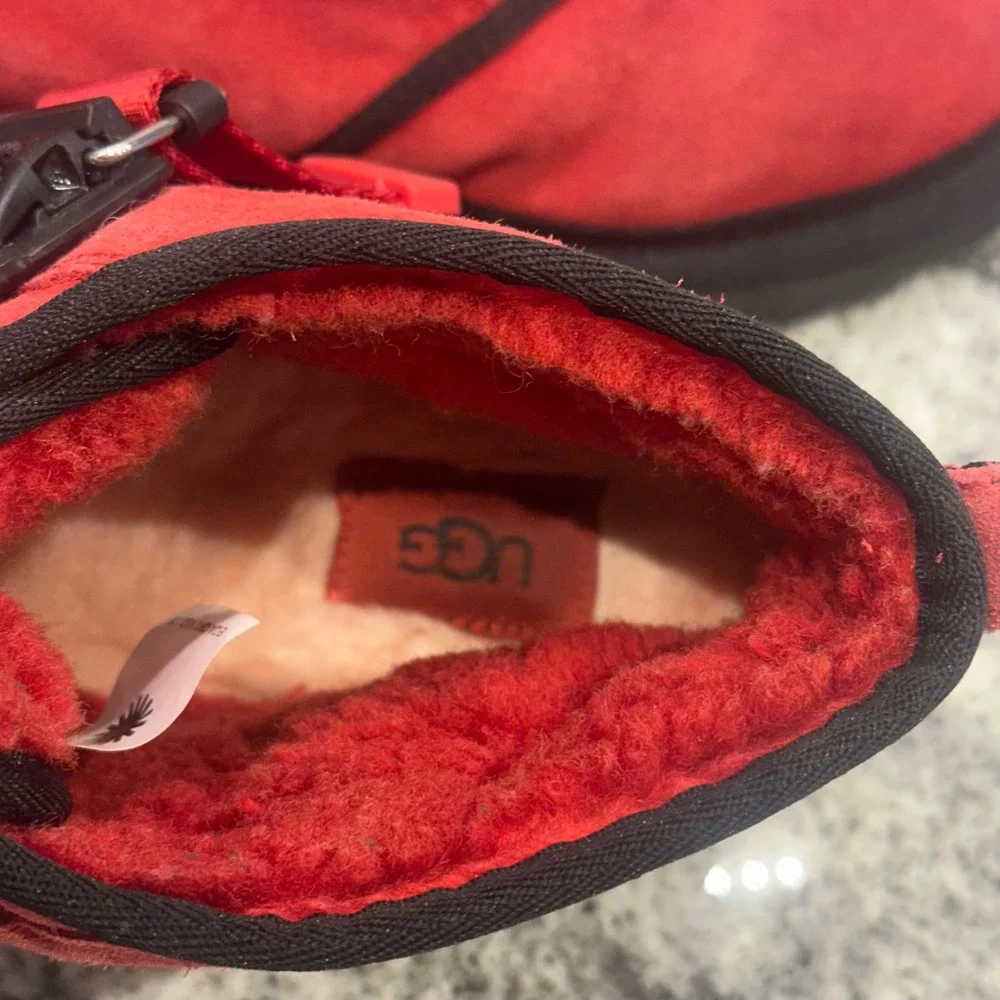UGG Mens 11 Neumel Snapback Chukka Boots Red Suede Buckle 1130720 Streetwear